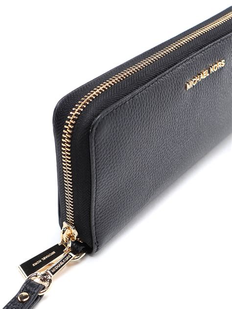 michael kors jet set signature travel continental wallet|michael kors vanilla jet set.